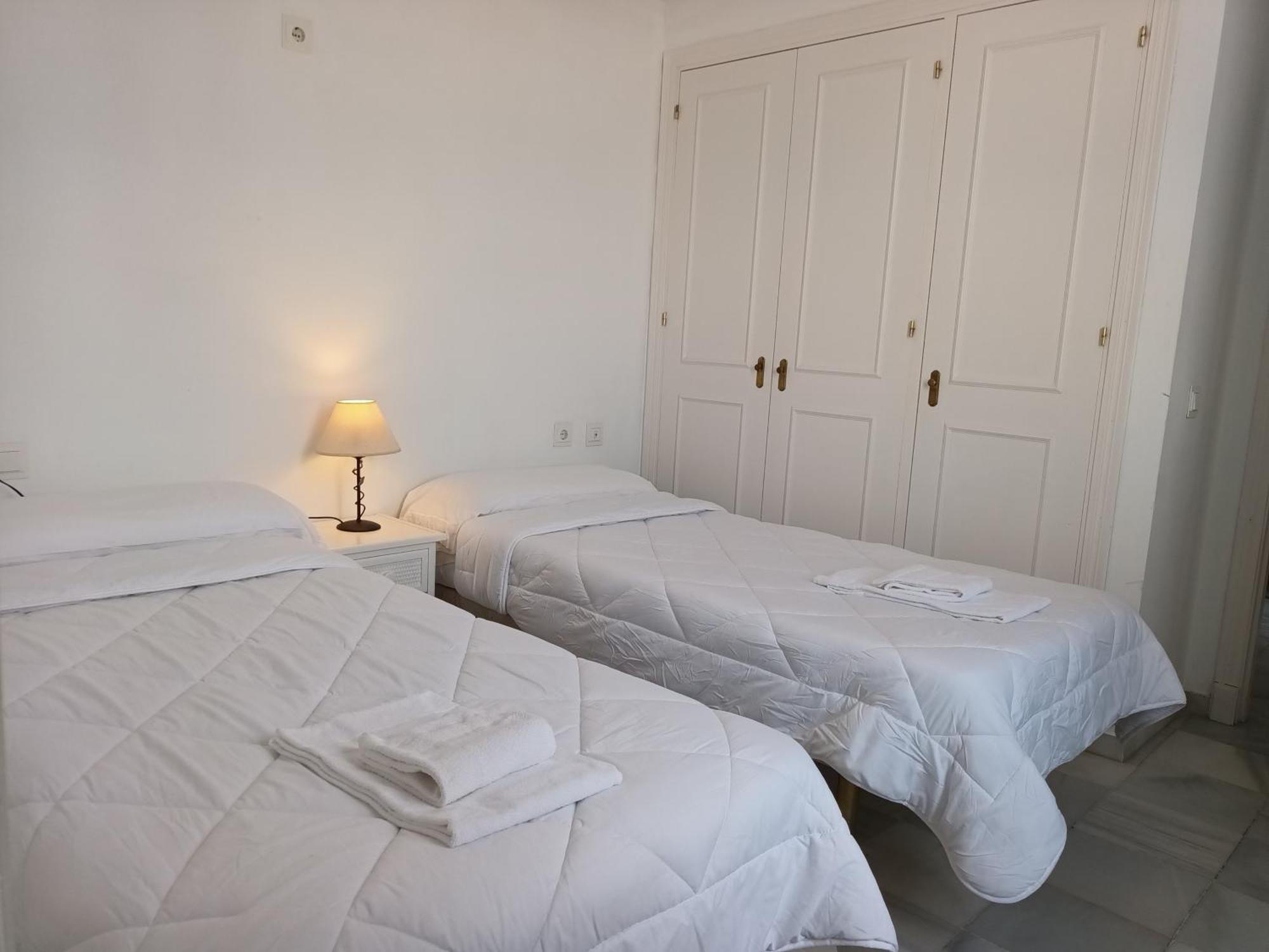Apartamentos Larga 70 Ел Пуерто де Санта Мария Екстериор снимка